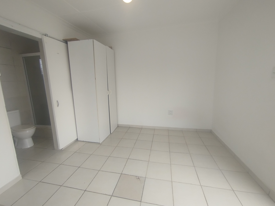 To Let 1 Bedroom Property for Rent in Vredenburg Western Cape